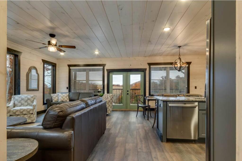 Blue Moon Ridge: Brand New Cabin! 5 Bedrooms, Pool/Hot Tub, Theatre Pigeon Forge Extérieur photo