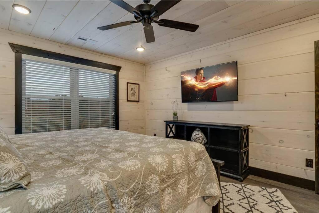 Blue Moon Ridge: Brand New Cabin! 5 Bedrooms, Pool/Hot Tub, Theatre Pigeon Forge Extérieur photo