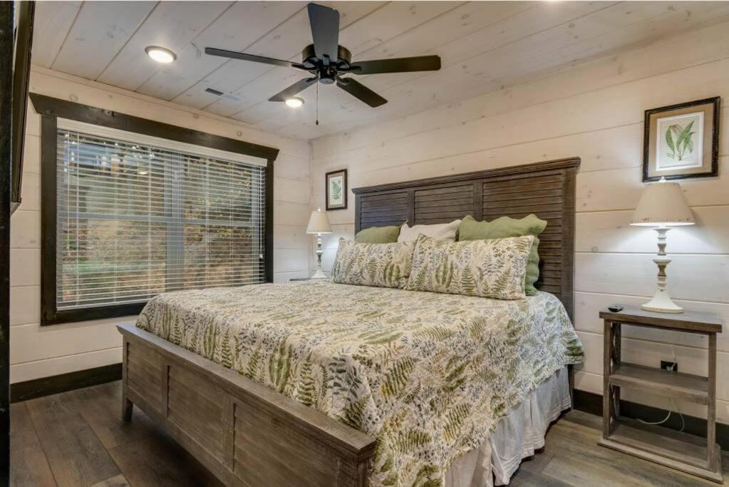 Blue Moon Ridge: Brand New Cabin! 5 Bedrooms, Pool/Hot Tub, Theatre Pigeon Forge Extérieur photo