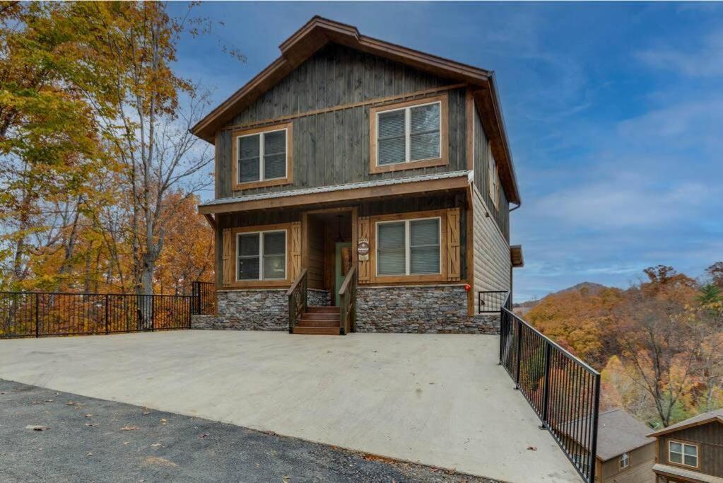 Blue Moon Ridge: Brand New Cabin! 5 Bedrooms, Pool/Hot Tub, Theatre Pigeon Forge Extérieur photo