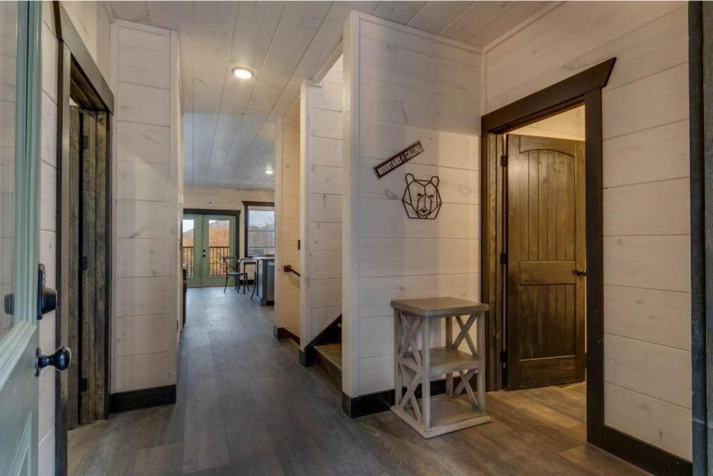 Blue Moon Ridge: Brand New Cabin! 5 Bedrooms, Pool/Hot Tub, Theatre Pigeon Forge Extérieur photo