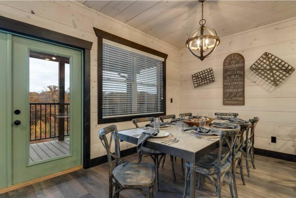 Blue Moon Ridge: Brand New Cabin! 5 Bedrooms, Pool/Hot Tub, Theatre Pigeon Forge Extérieur photo